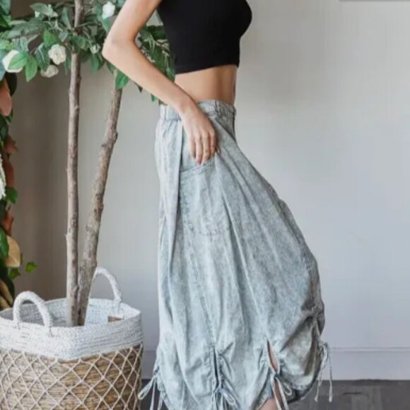 Oli & Hali Mineral washed Sinch Up Cropped Light Blue Pants - Picture 1 of 13